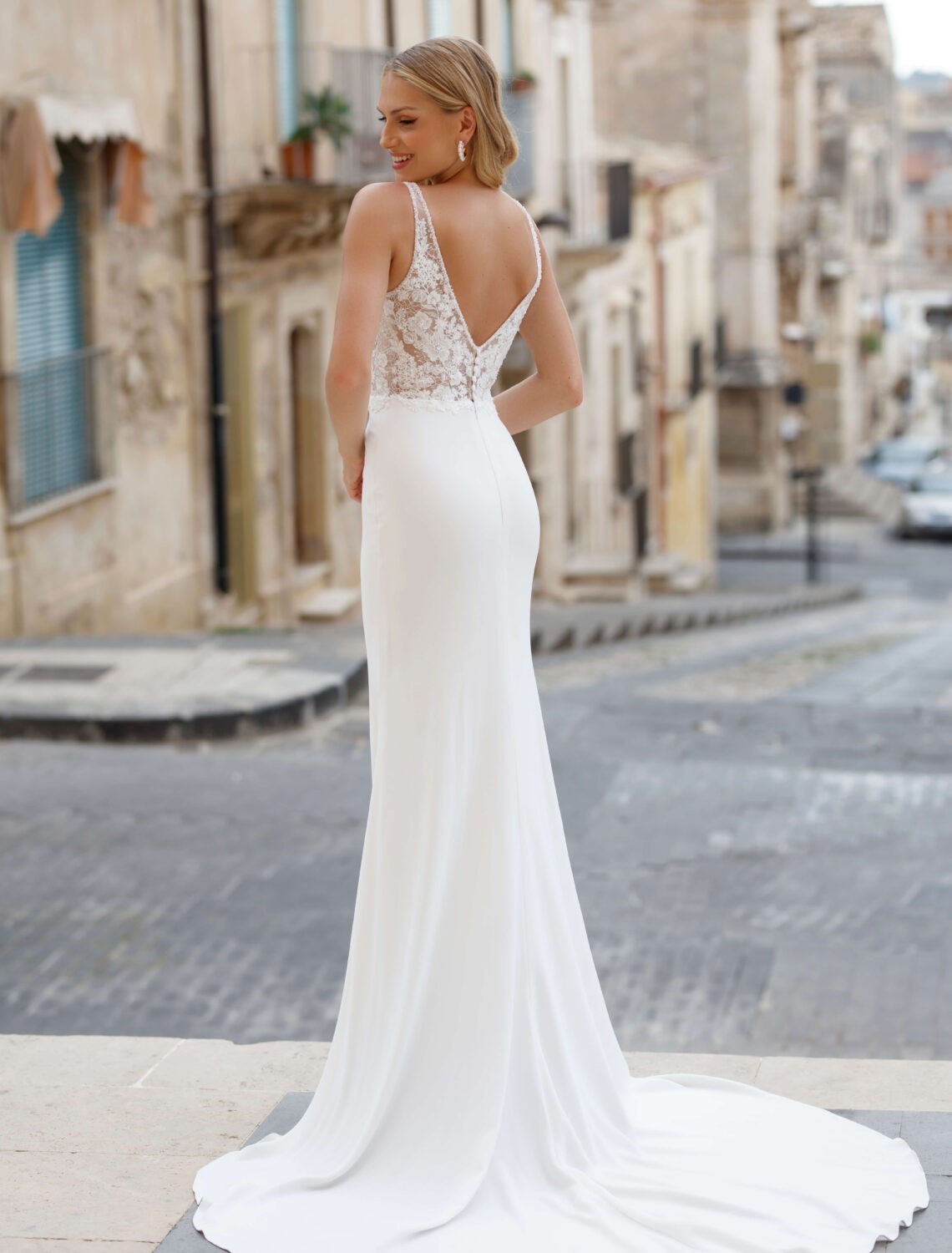 Trouwjurk Rebel van Jarice kopen bij Weddings 3