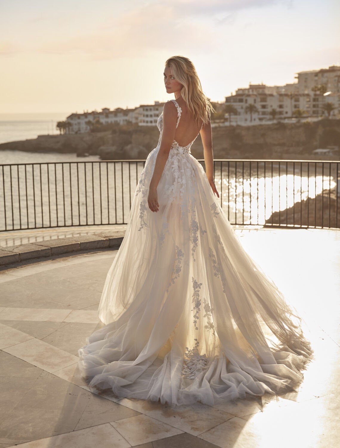 Trouwjurk 15016 van Amélie kopen bij Weddings 2