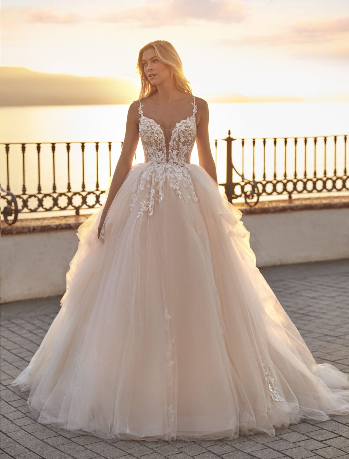 Trouwjurk 15026 van Amélie kopen bij Weddings 3