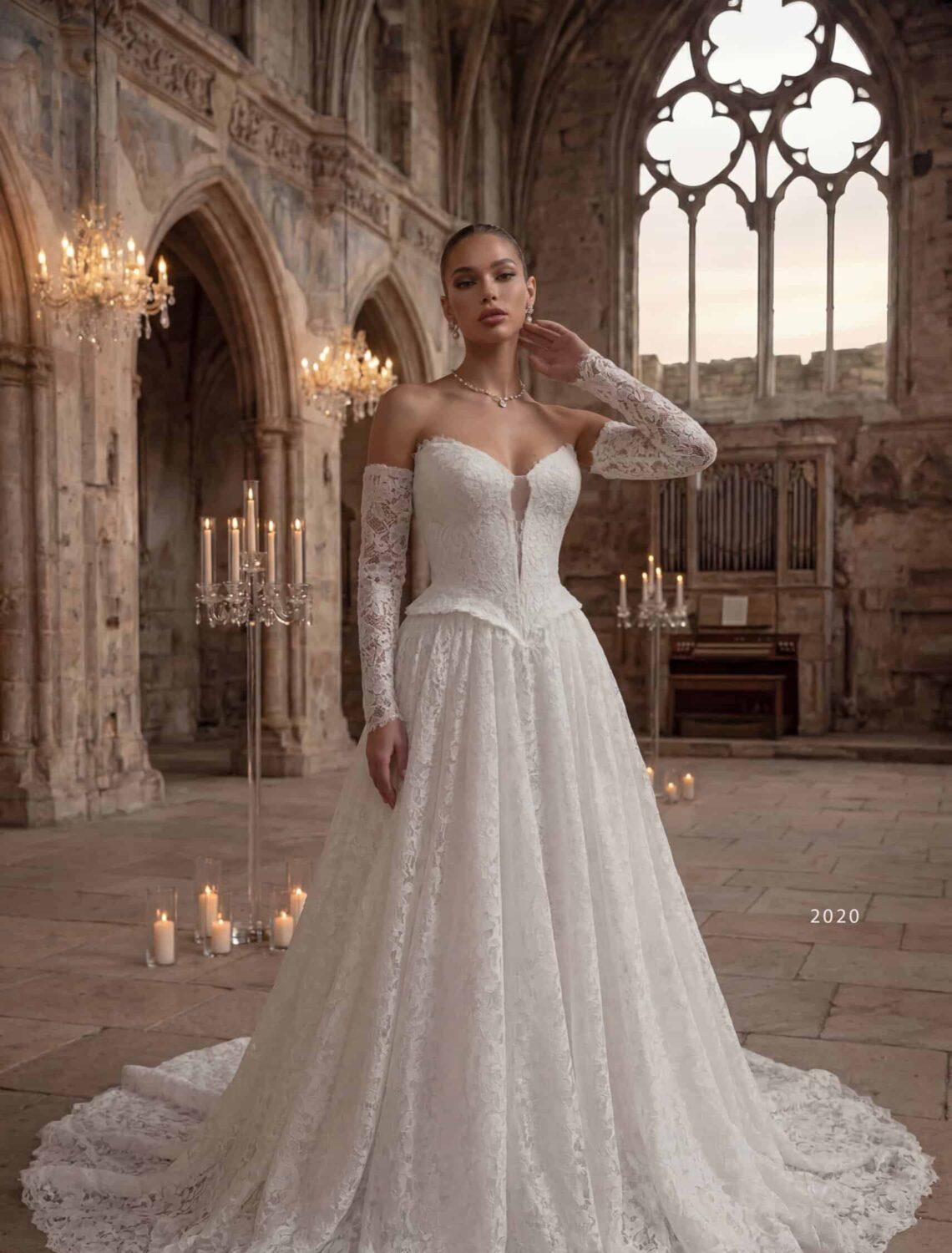 Trouwjurk 2020 van Madam Burcu kopen bij Weddings 1