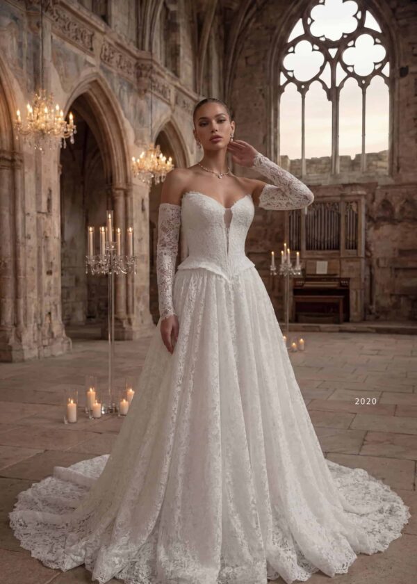Trouwjurk 2020 van Madam Burcu kopen bij Weddings 1