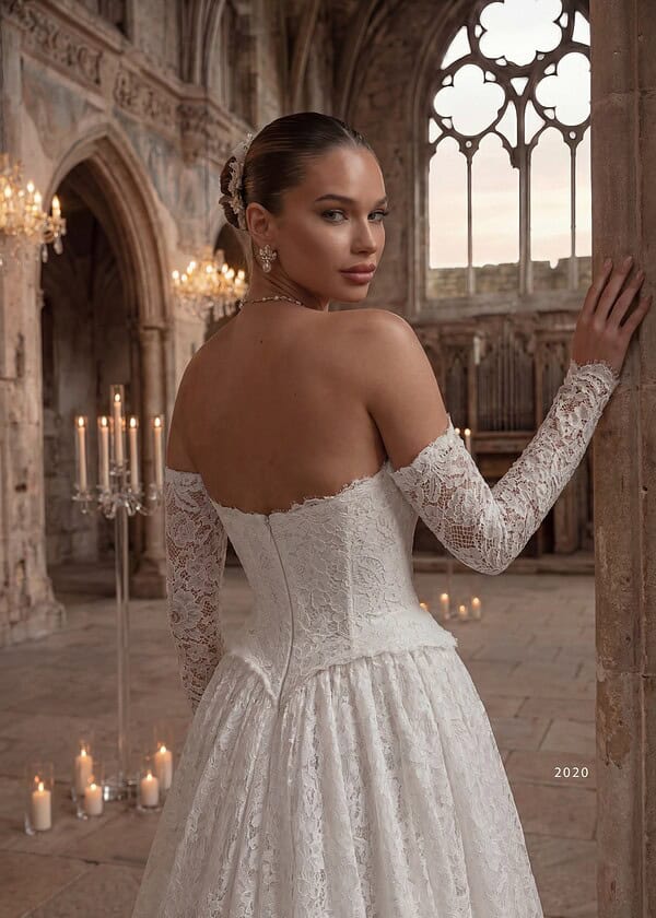 Trouwjurk 2020 van Madam Burcu kopen bij Weddings 2