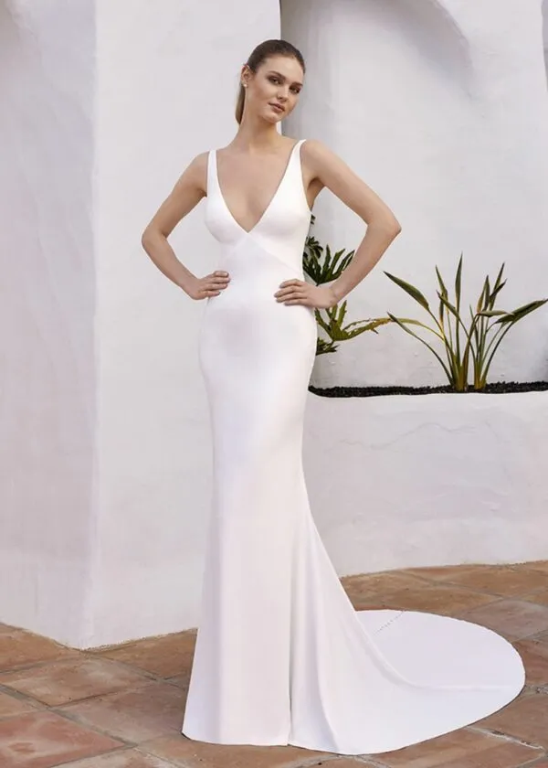 Trouwjurk Cora van Love by Enzoani kopen bij Weddings 4