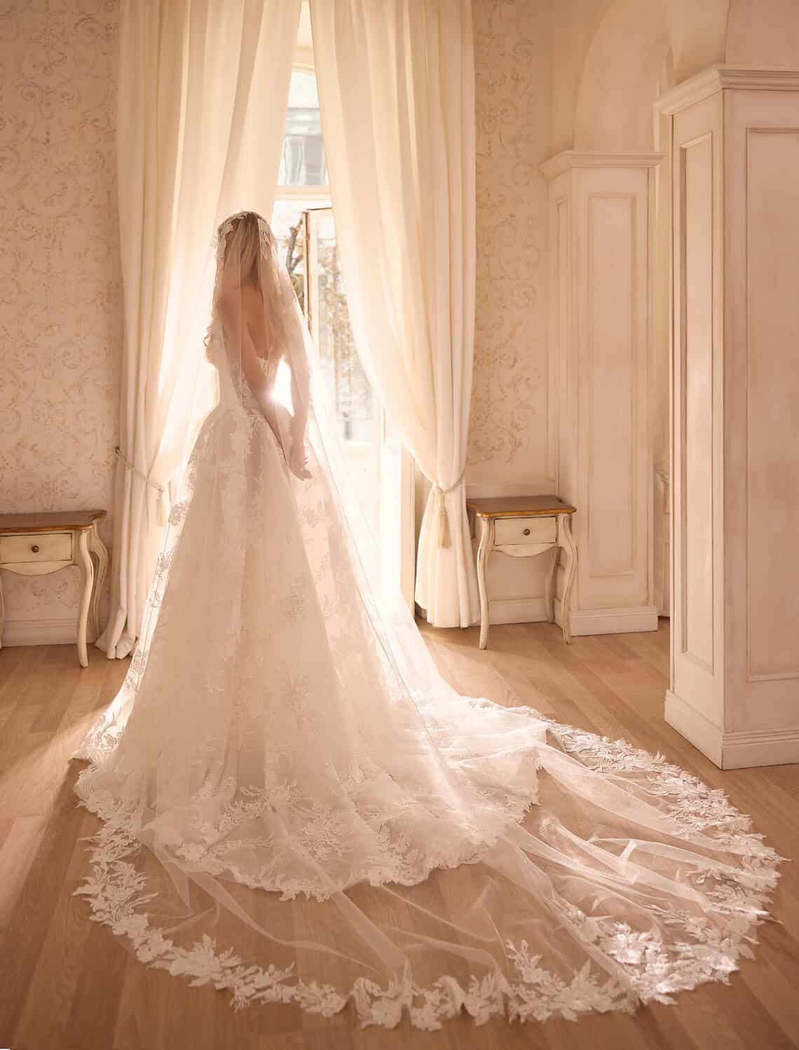 Trouwjurk 26-002-2 Freya van Ricca Sposa kopen bij Weddings 3