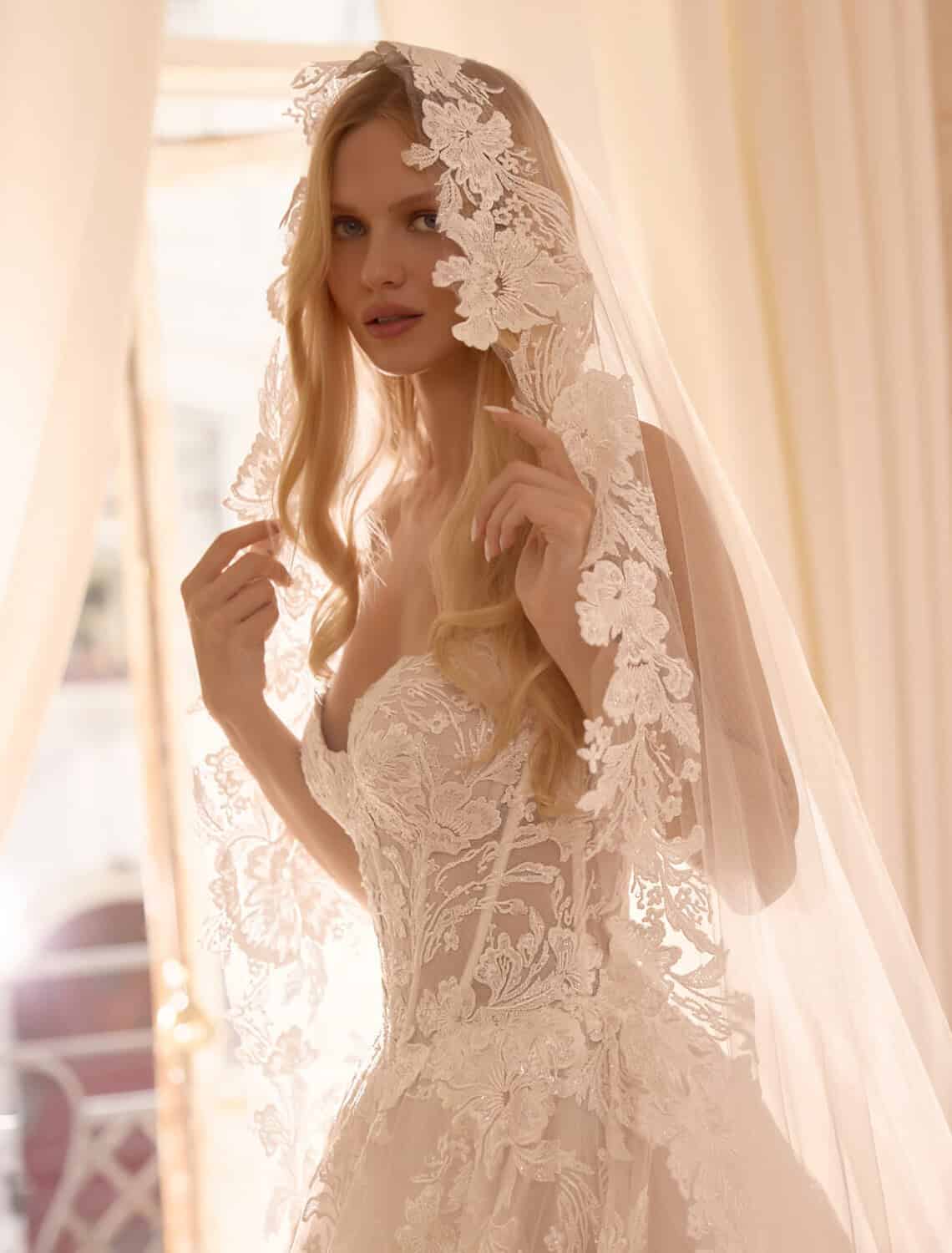 Trouwjurk 26-002-2 Freya van Ricca Sposa kopen bij Weddings 4