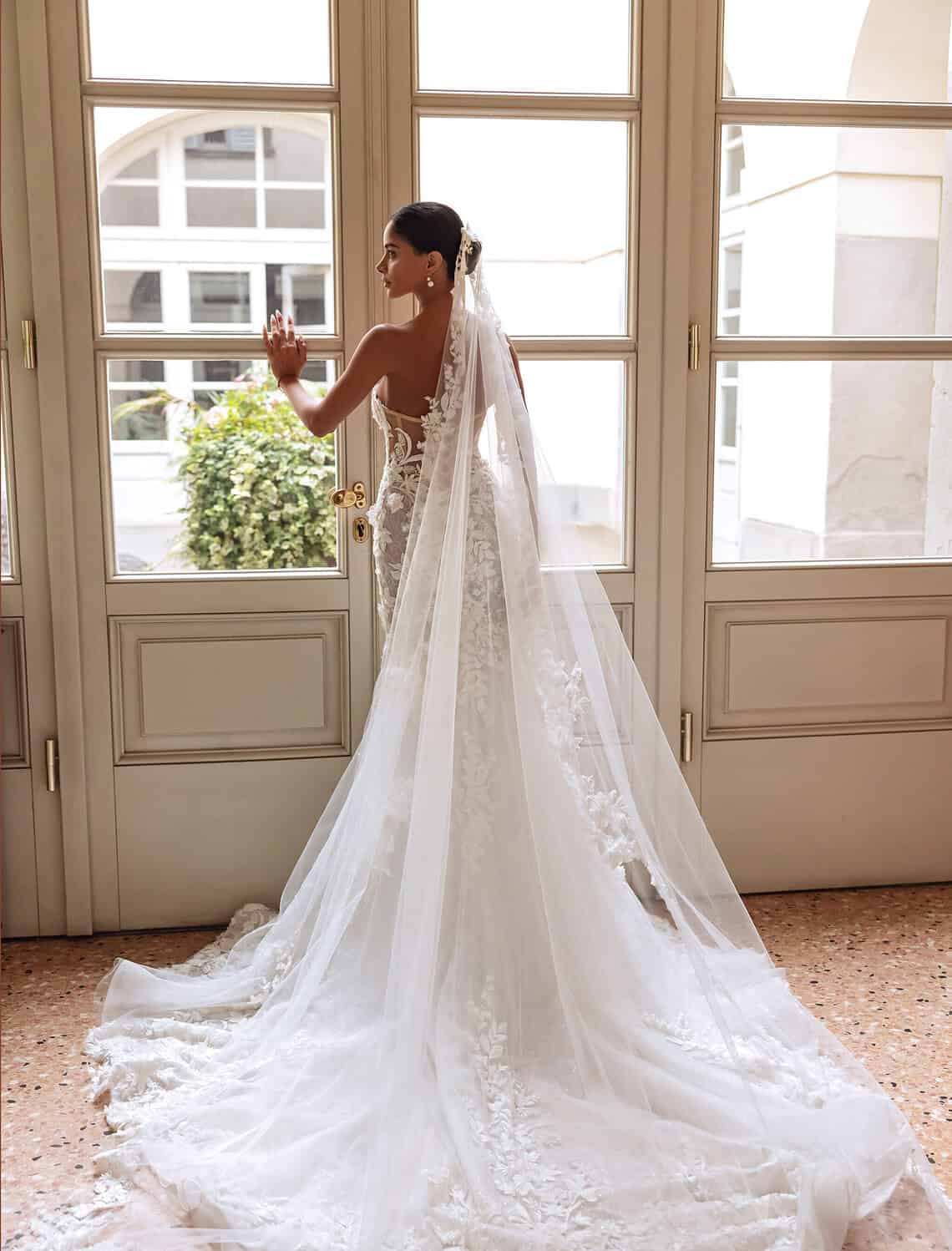 Trouwjurk 26-010 Amira van Ricca Sposa kopen bij Weddings 3