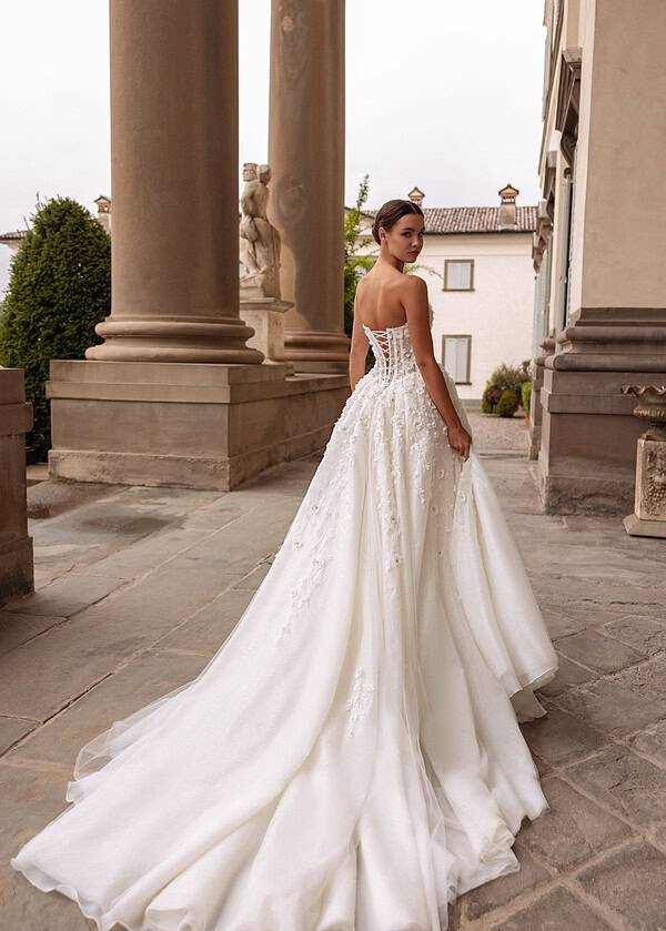 Trouwjurk 26-011 Dahlia van Ricca Sposa kopen bij Weddings 1