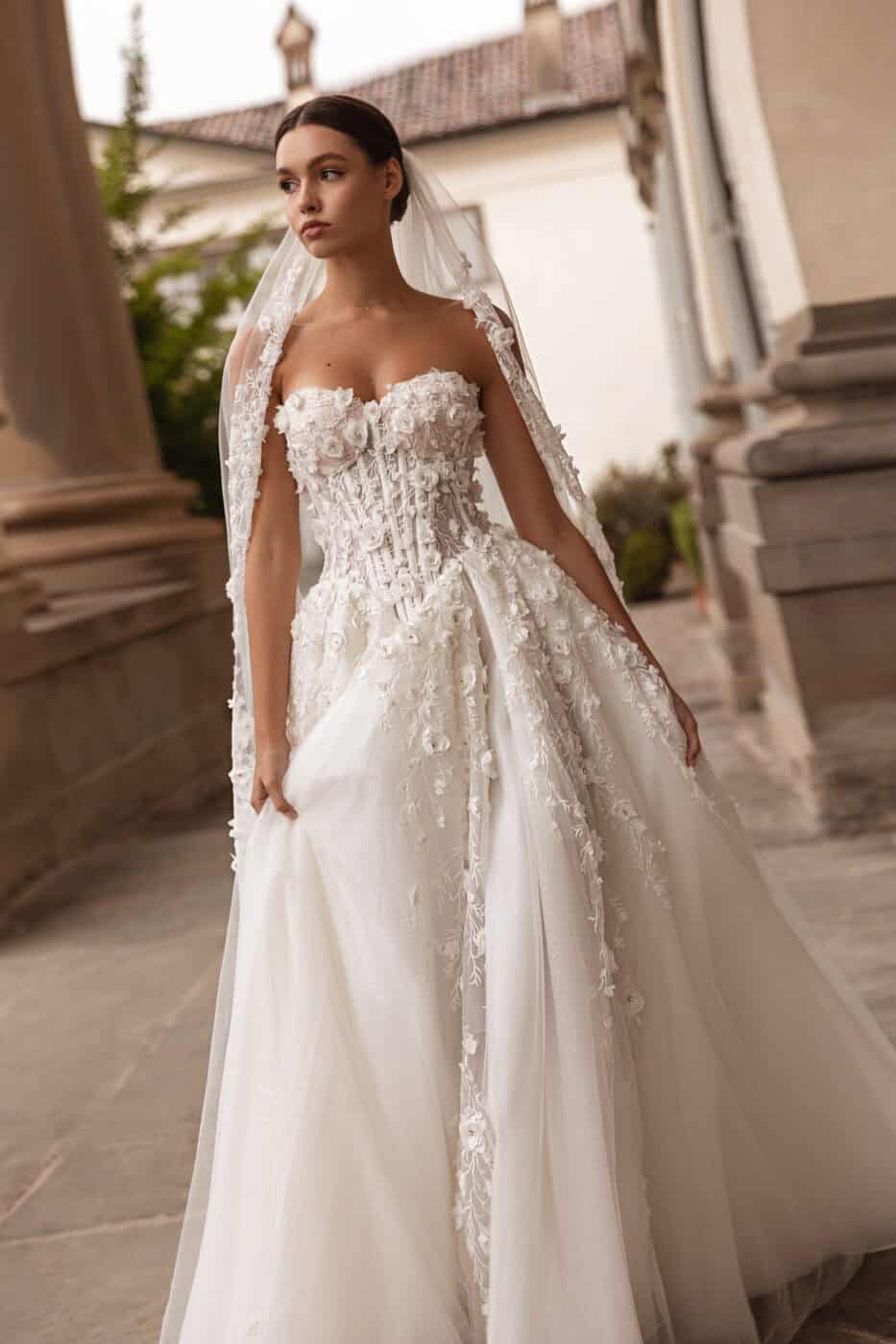 Trouwjurk 26-011 Dahlia van Ricca Sposa kopen bij Weddings 4
