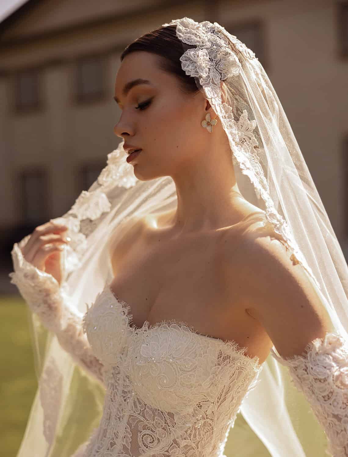 Trouwjurk 26-016 Maelina van Ricca Sposa kopen bij Weddings 4