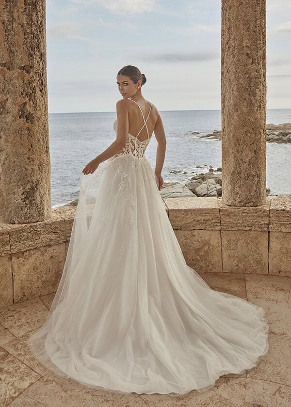 Trouwjurk 26005 kopen bij Weddings 2