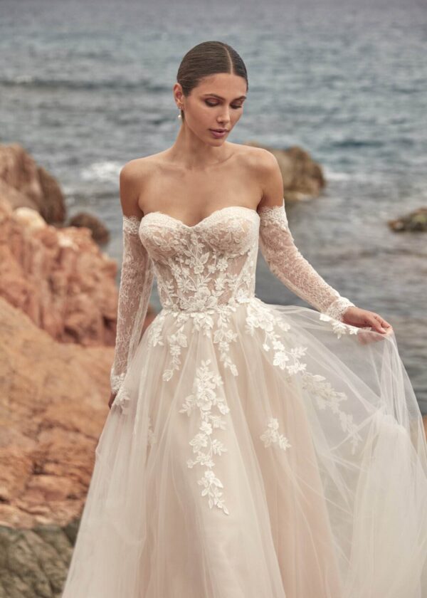 Trouwjurk 26015 van Amelie kopen bij Weddings