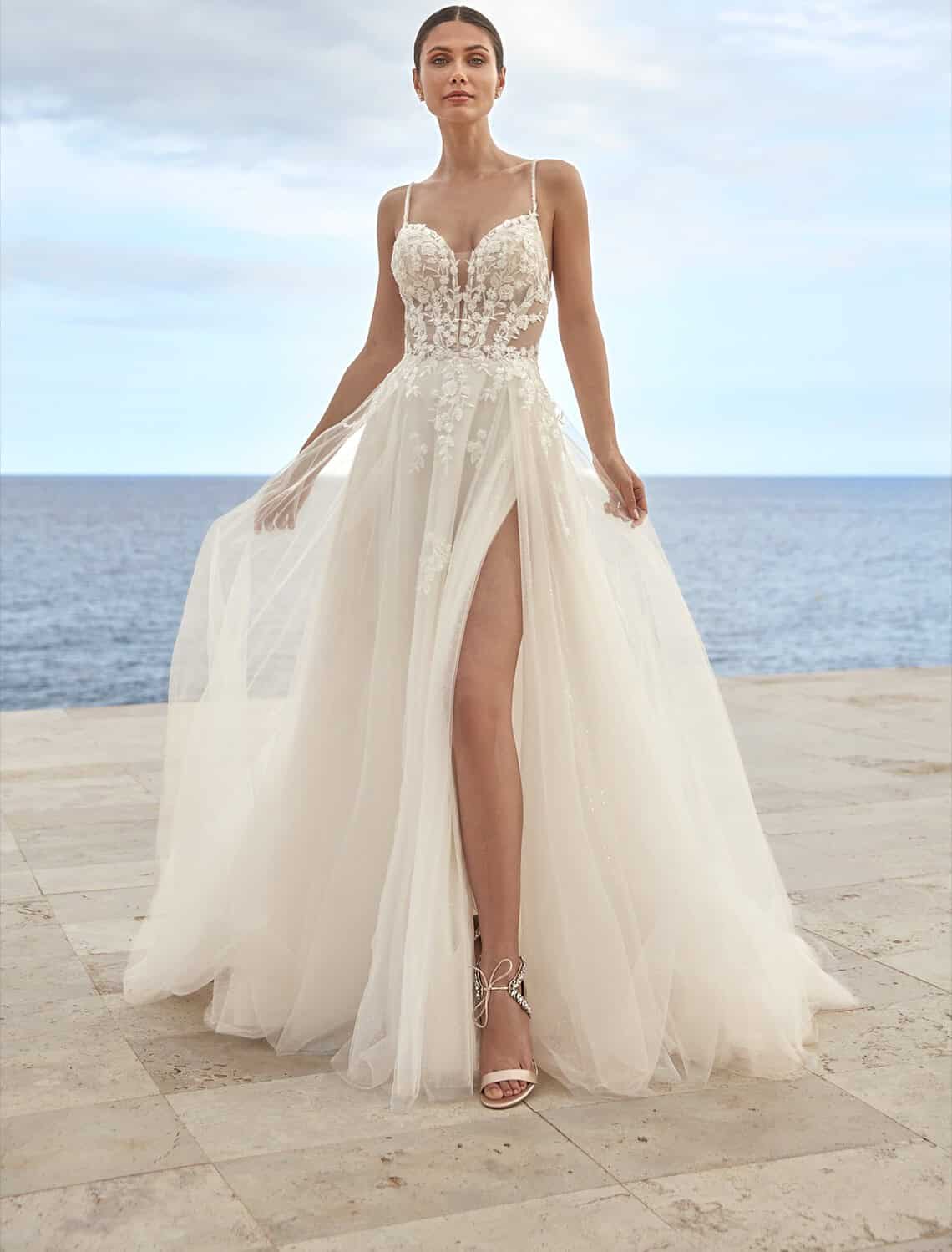 Trouwjurk 26026 van Amelie kopen bij Weddings