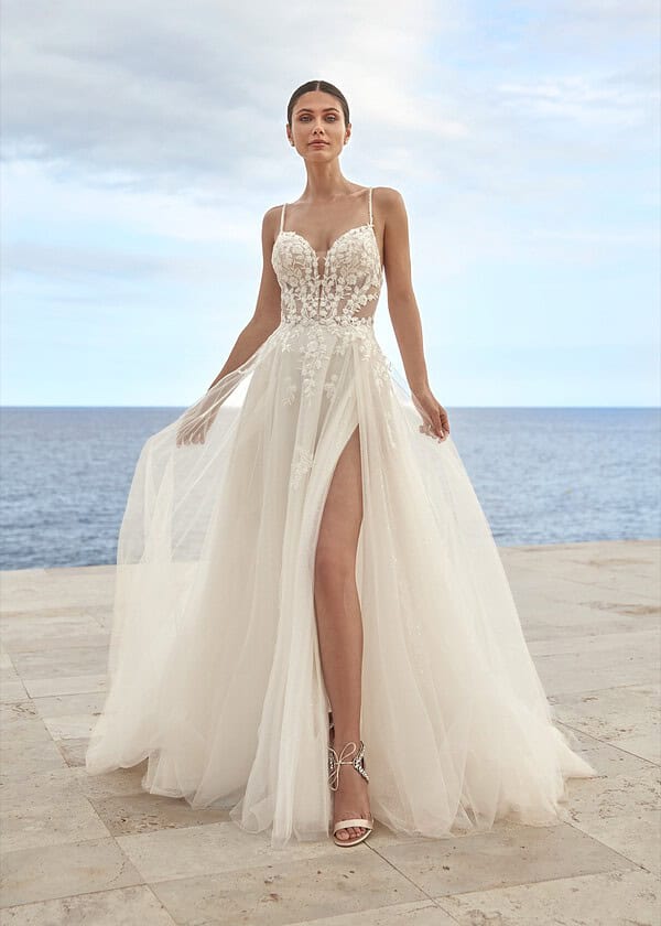 Trouwjurk 26026 van Amelie kopen bij Weddings