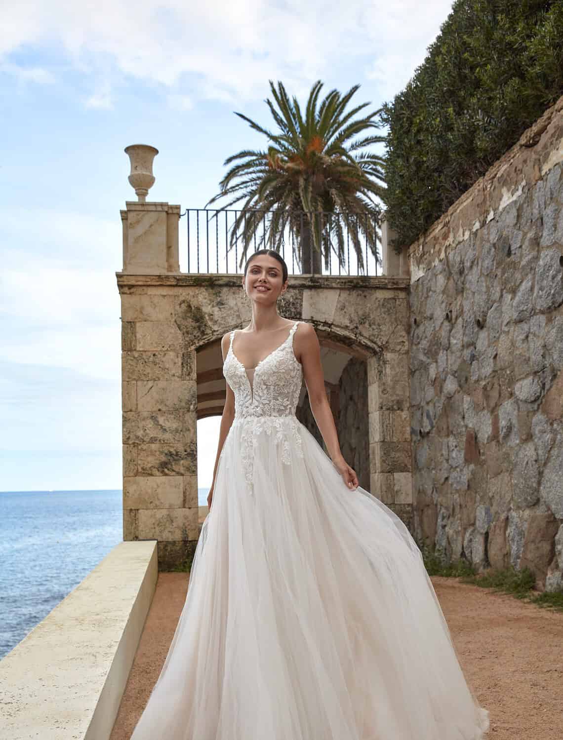 Trouwjurk 26030 van Amelie kopen bij Weddings 1