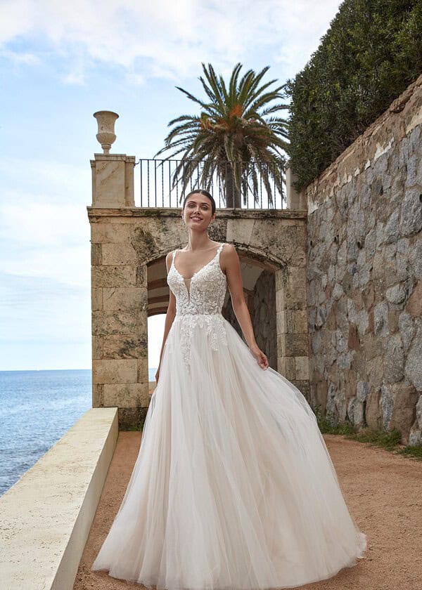 Trouwjurk 26030 van Amelie kopen bij Weddings 1