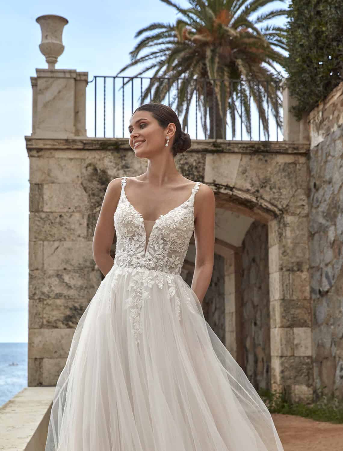 Trouwjurk 26030 van Amelie kopen bij Weddings 3
