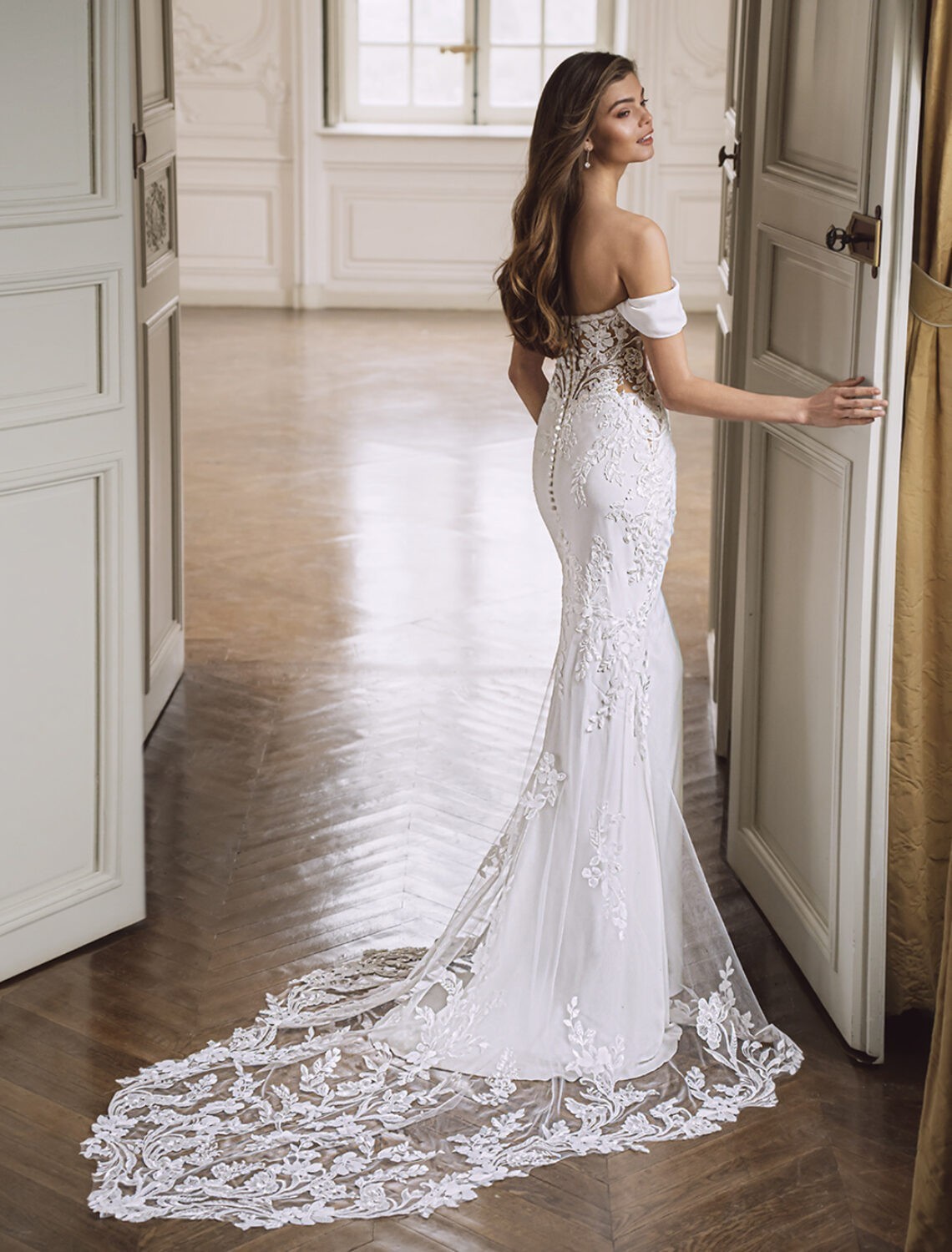 Trouwjurk Fendi van Etoile kopen bij Weddings 1
