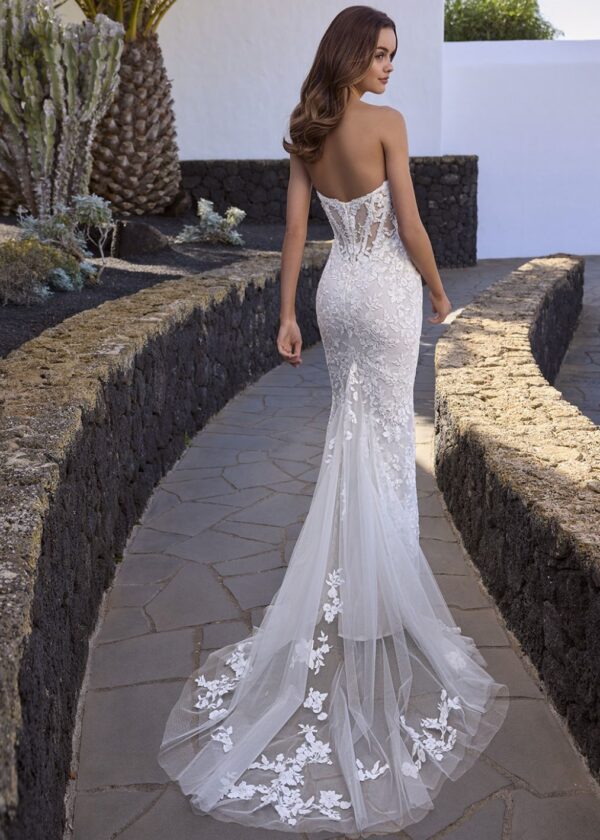 Trouwjurk Estrella van Love by Enzoani kopen bij Weddings 1