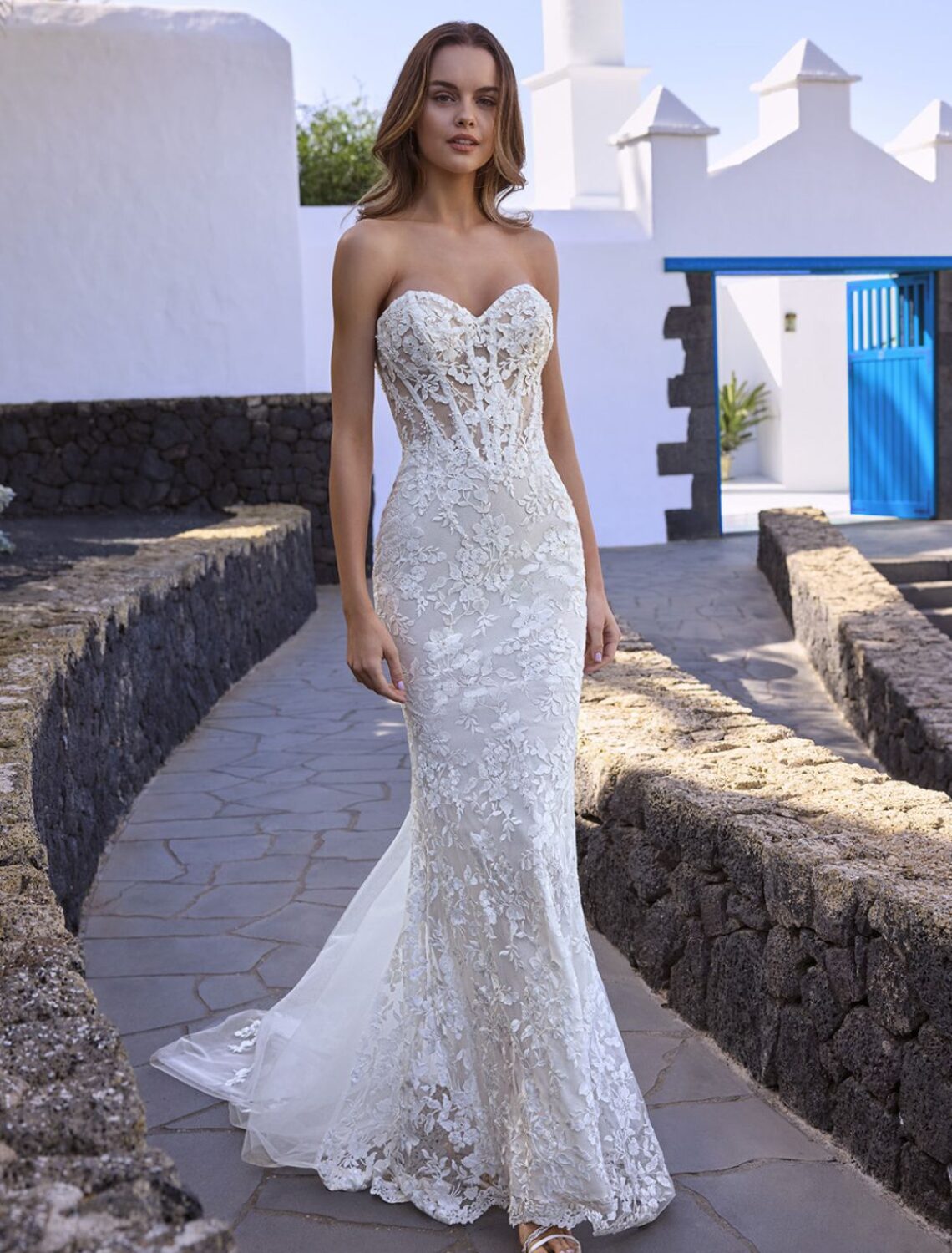 Trouwjurk Estrella van Love by Enzoani kopen bij Weddings 4