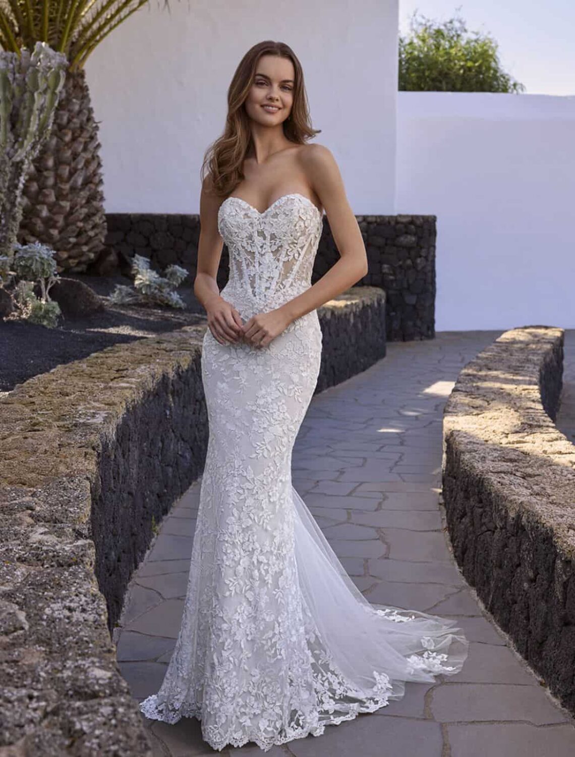 Trouwjurk Estrella van Love by Enzoani kopen bij Weddings 4