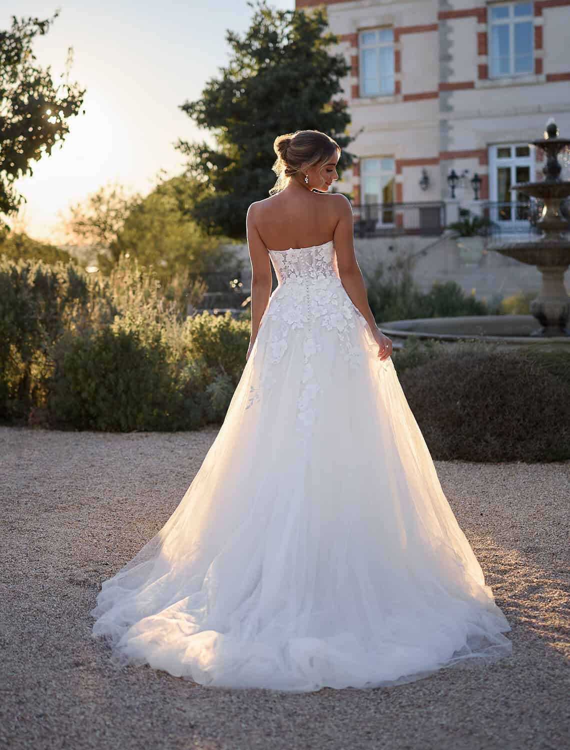 Trouwjurk 27208 van Tres Chic kopen bij Weddings 2