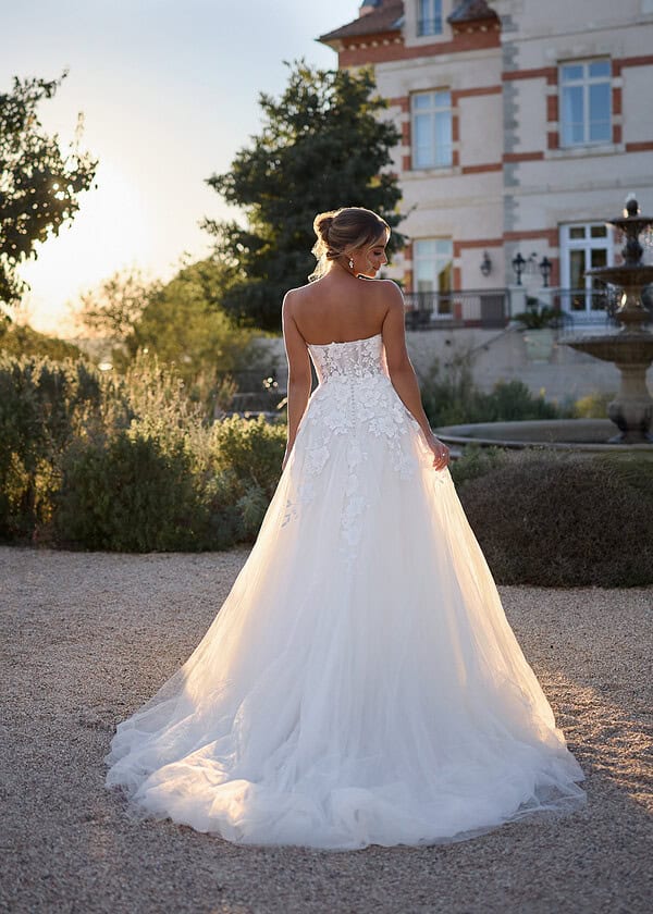 Trouwjurk 27208 van Tres Chic kopen bij Weddings 2