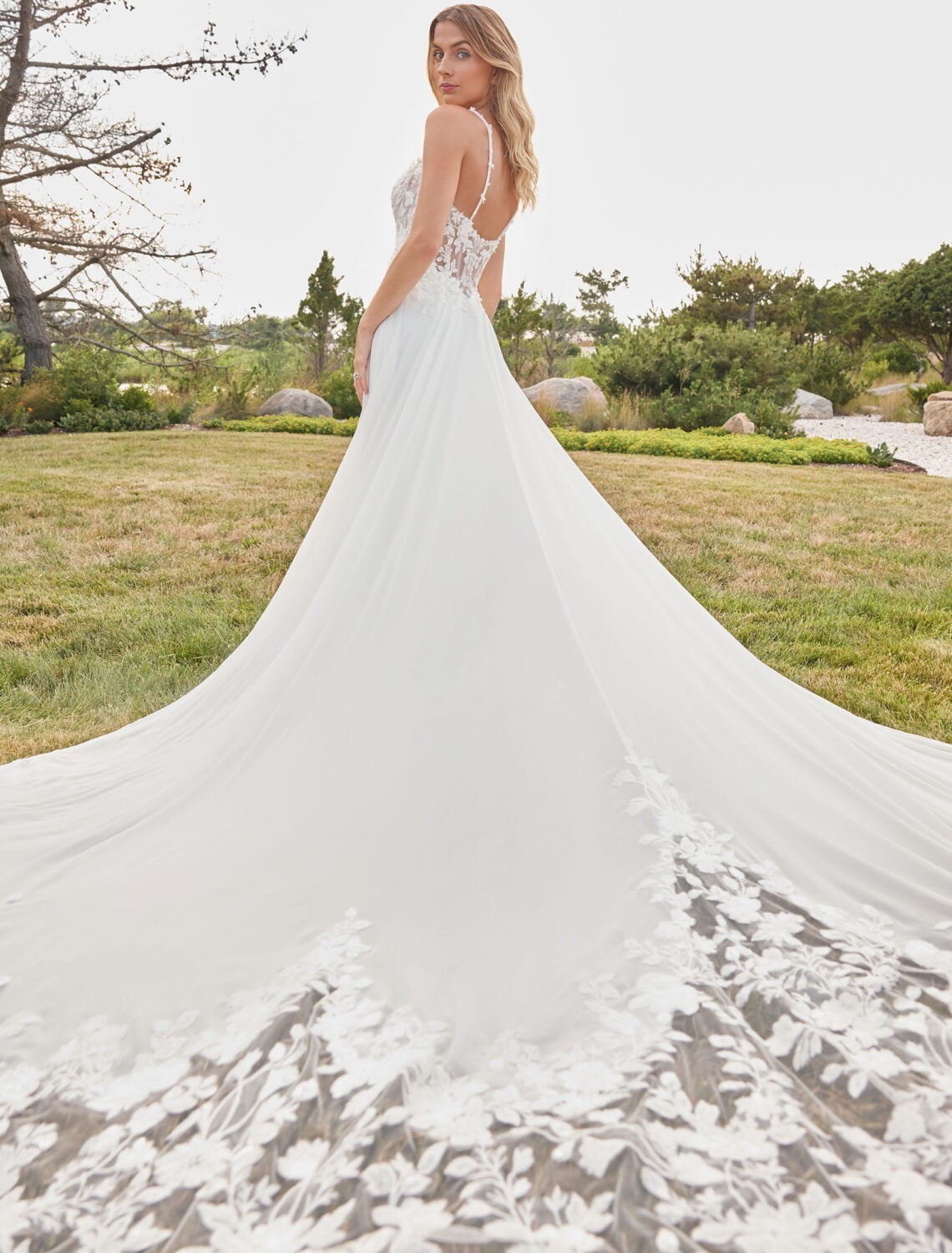 Trouwjurk 2730 van Morilee kopen bij Weddings 3