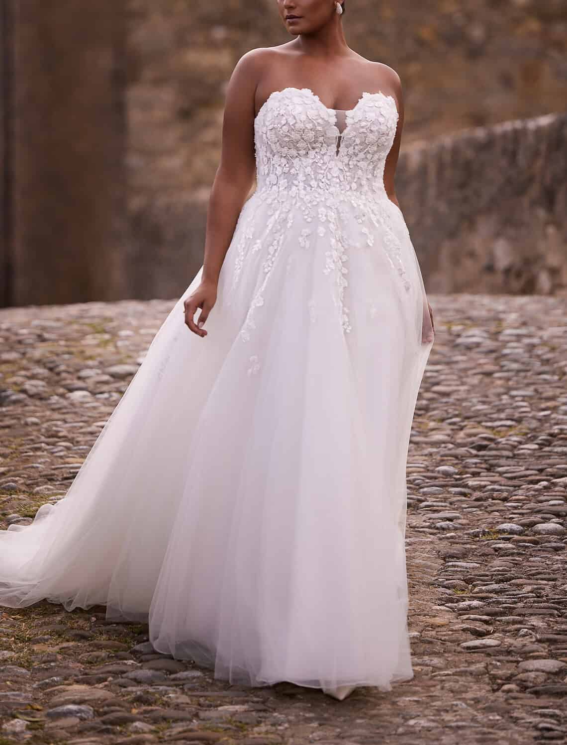 Trouwjurk 27302 van Tres Chic kopen bij Weddings 1