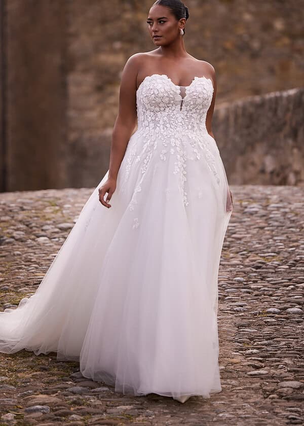 Trouwjurk 27302 van Tres Chic kopen bij Weddings 1