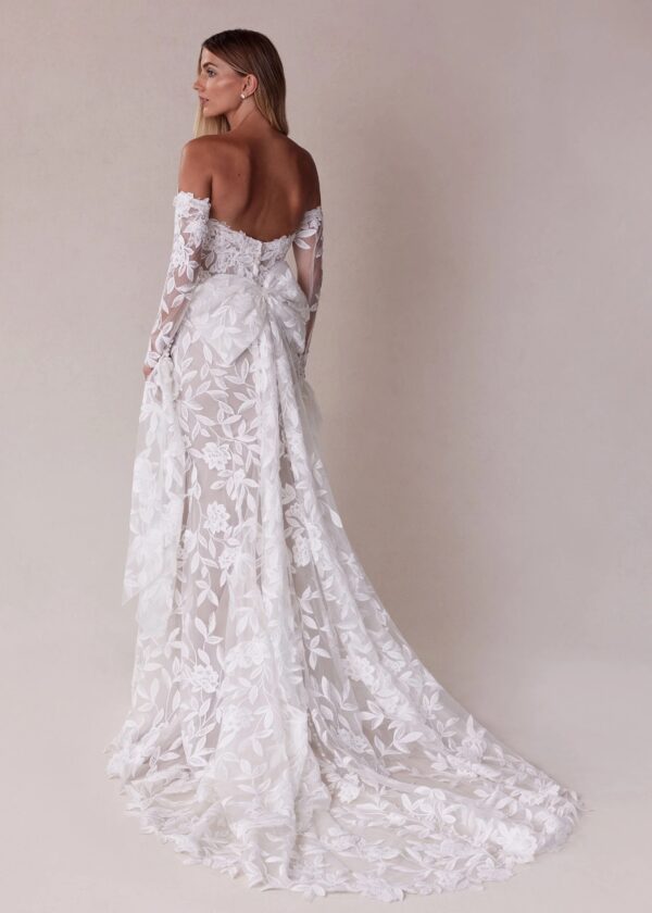Trouwjurk 2739 Santana van Morilee kopen bij Weddings 5
