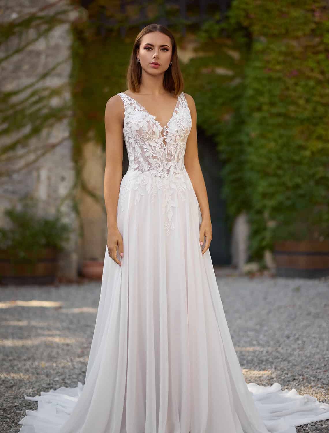 Trouwjurk 27418 van Tres Chic kopen bij Weddings 1