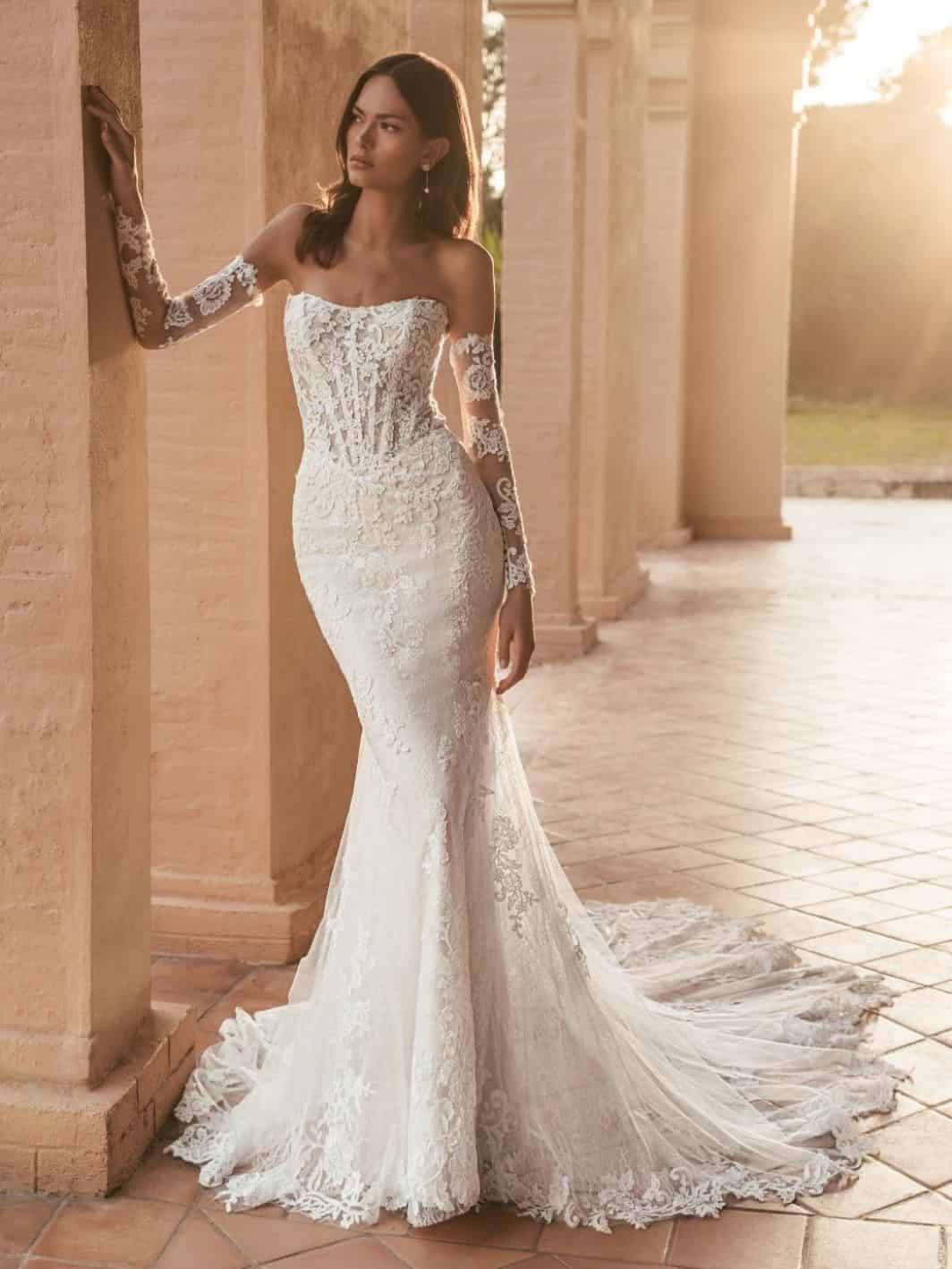 Trouwjurk Umayra van Blue by Enzoani kopen bij Weddings 3
