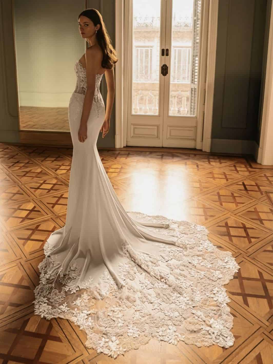 Trouwjurk Heather van Elysee kopen bij Weddings 3