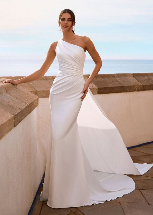 Trouwjurk Flynne van Love by Enzoani kopen bij Weddings 1