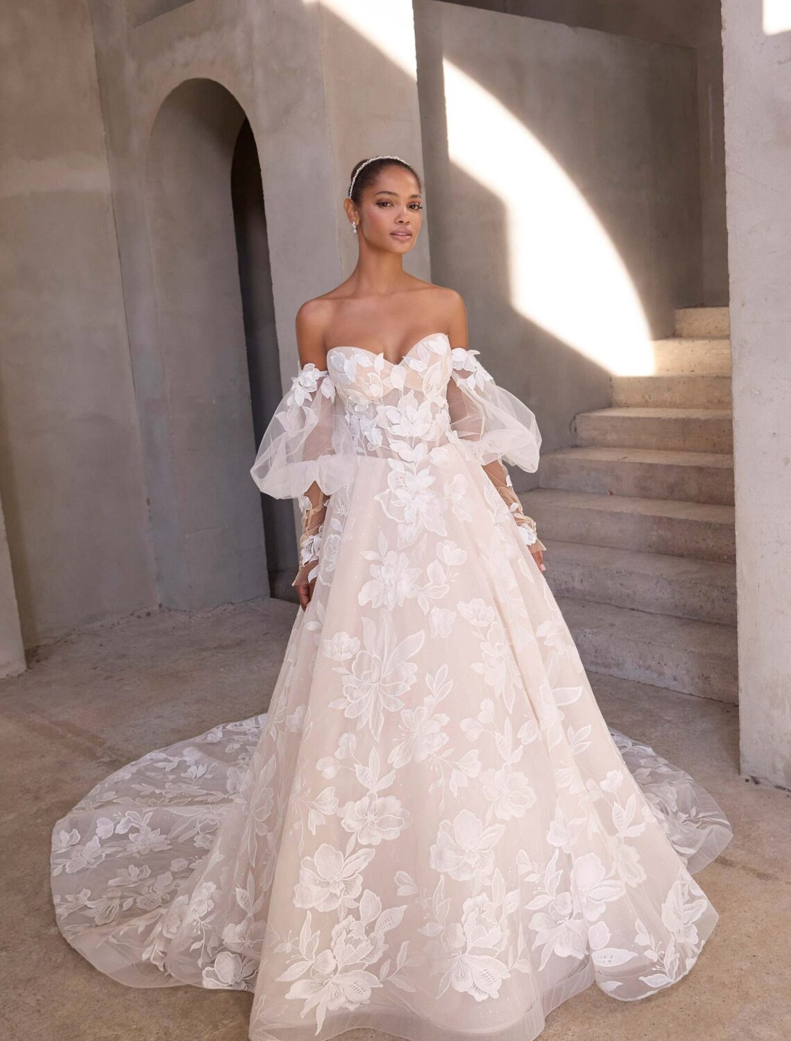 Trouwjurk 2937 Rodyn van Morilee kopen bij Weddings 3