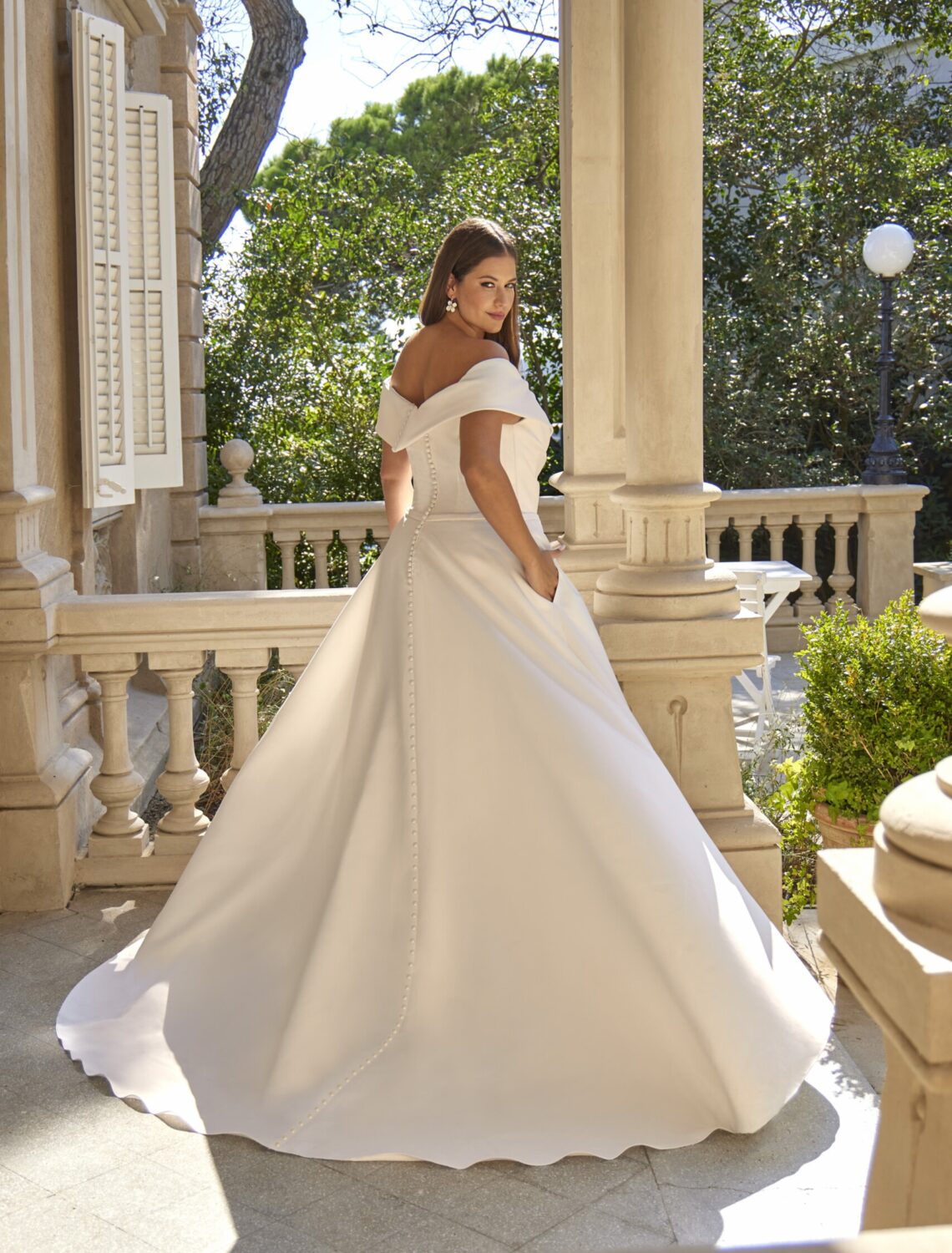 Trouwjurk 30166W van Anelie kopen bij Weddings 2