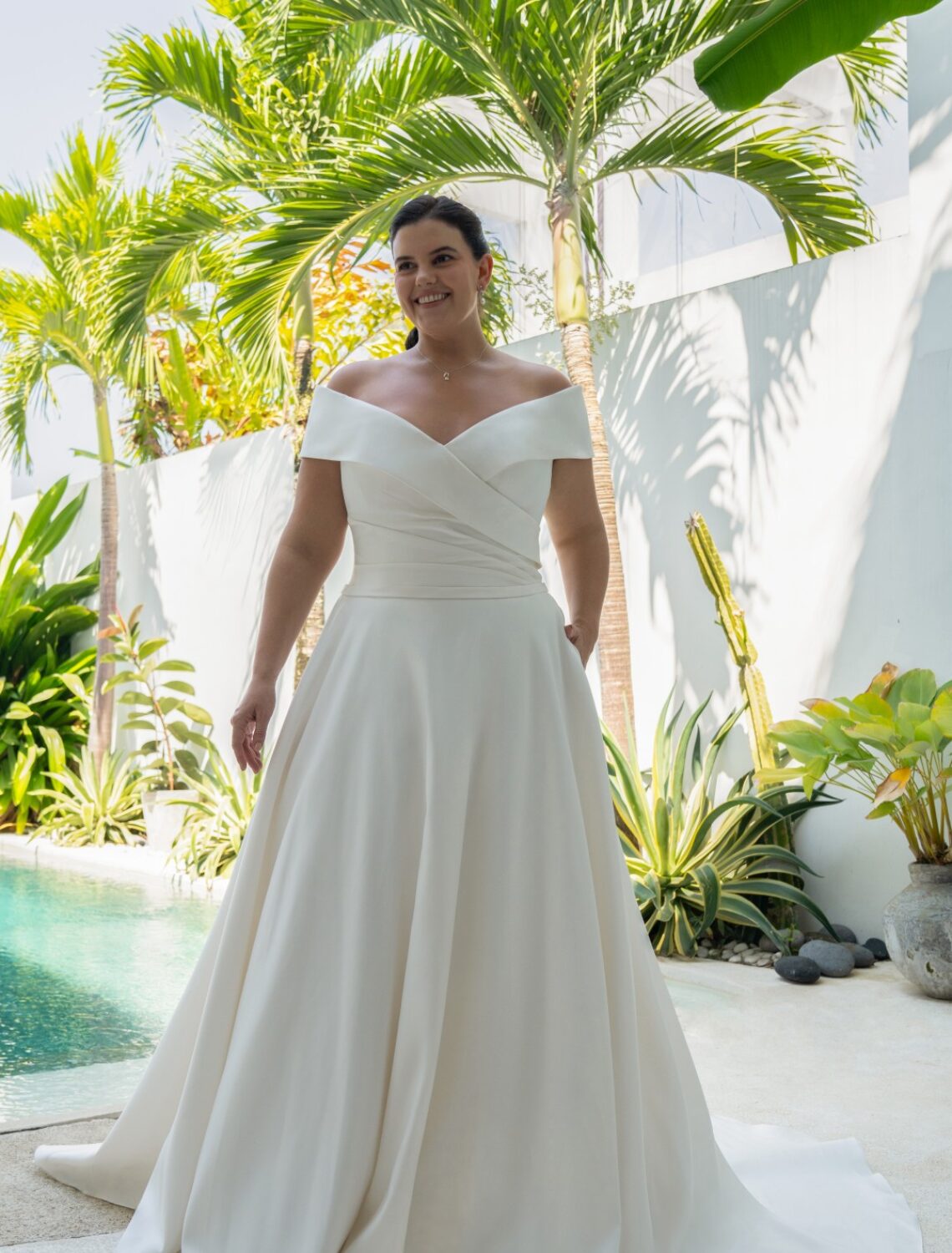 Trouwjurk 30166W van Anelie kopen bij Weddings 1