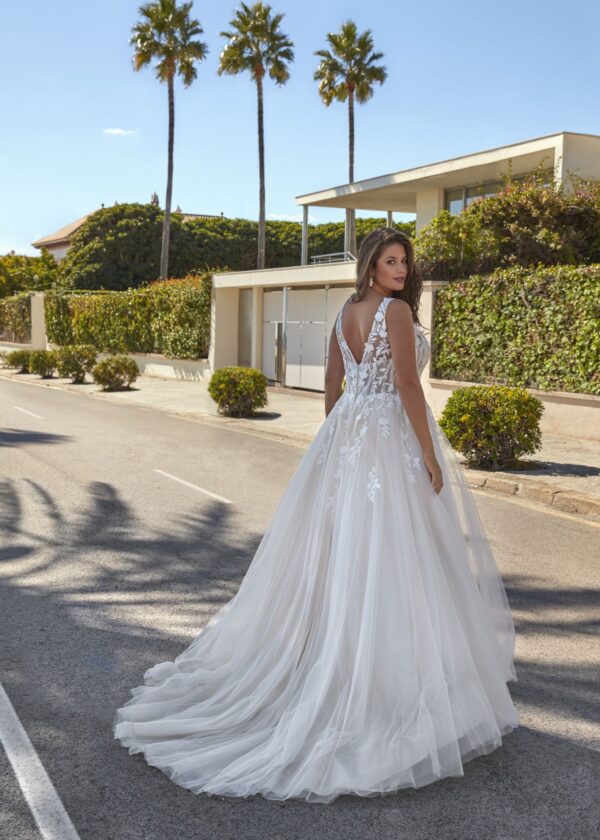 Trouwjurk 35008 van Amelie kopen bij Weddings 1