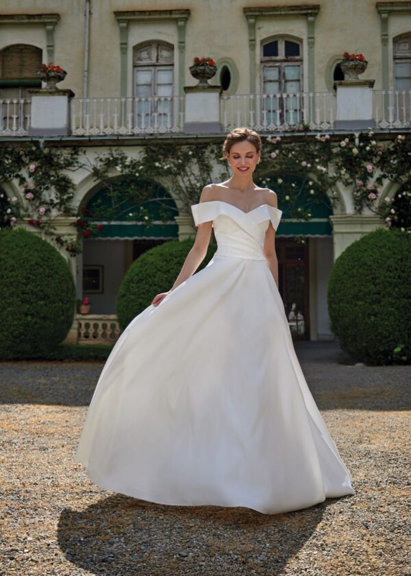 Trouwjurk 45030 van Amelie kopen bij Weddings 1