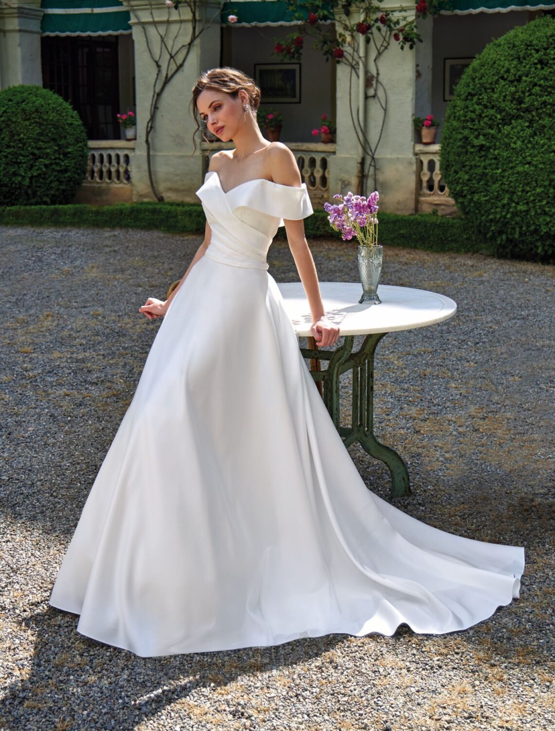 Trouwjurk 45030 van Amelie kopen bij Weddings 3