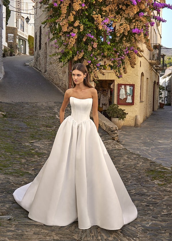Trouwjurk 46016 van Amelie kopen bij Weddings 1