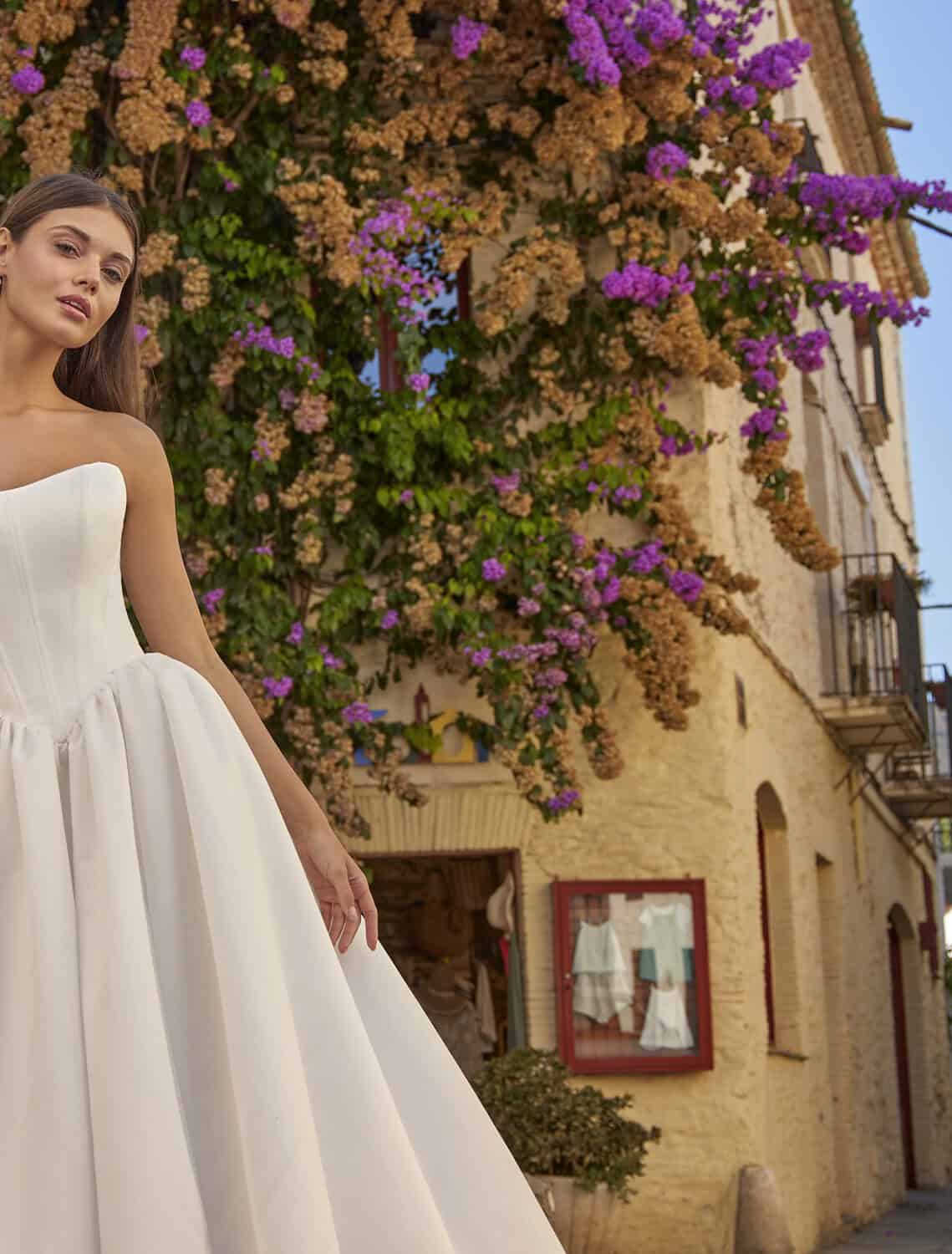 Trouwjurk 46016 van Amelie kopen bij Weddings 3
