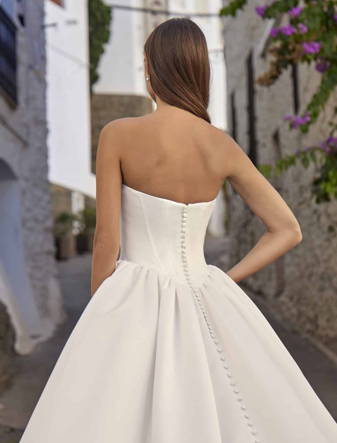 Trouwjurk 46016 van Amelie kopen bij Weddings 4