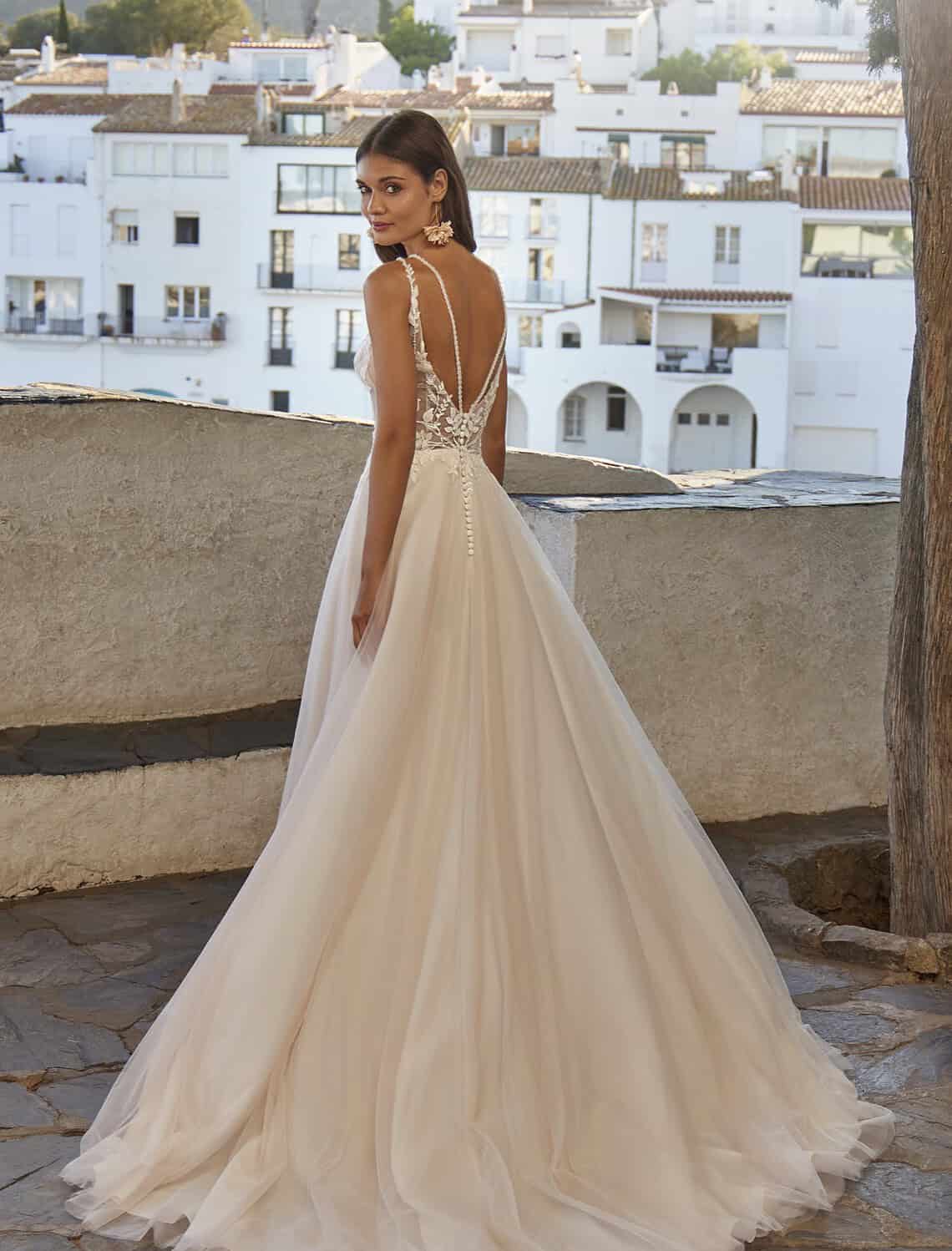 Trouwjurk 46026 van Amelie kopen bij Weddings 3