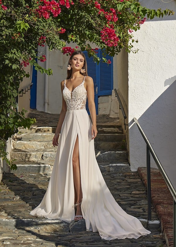Trouwjurk 46028 van Amelie kopen bij Weddings 1
