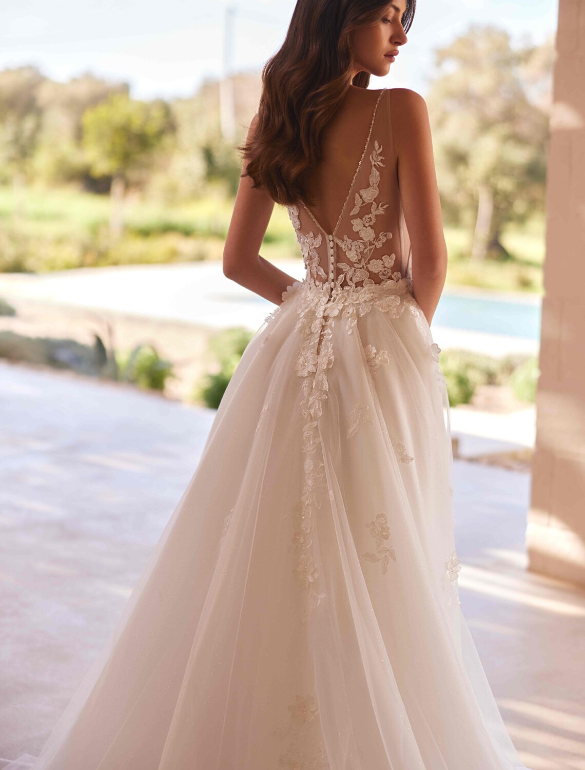 Trouwjurk E-5605T van Elizabeth Passion kopen bij Weddings 5