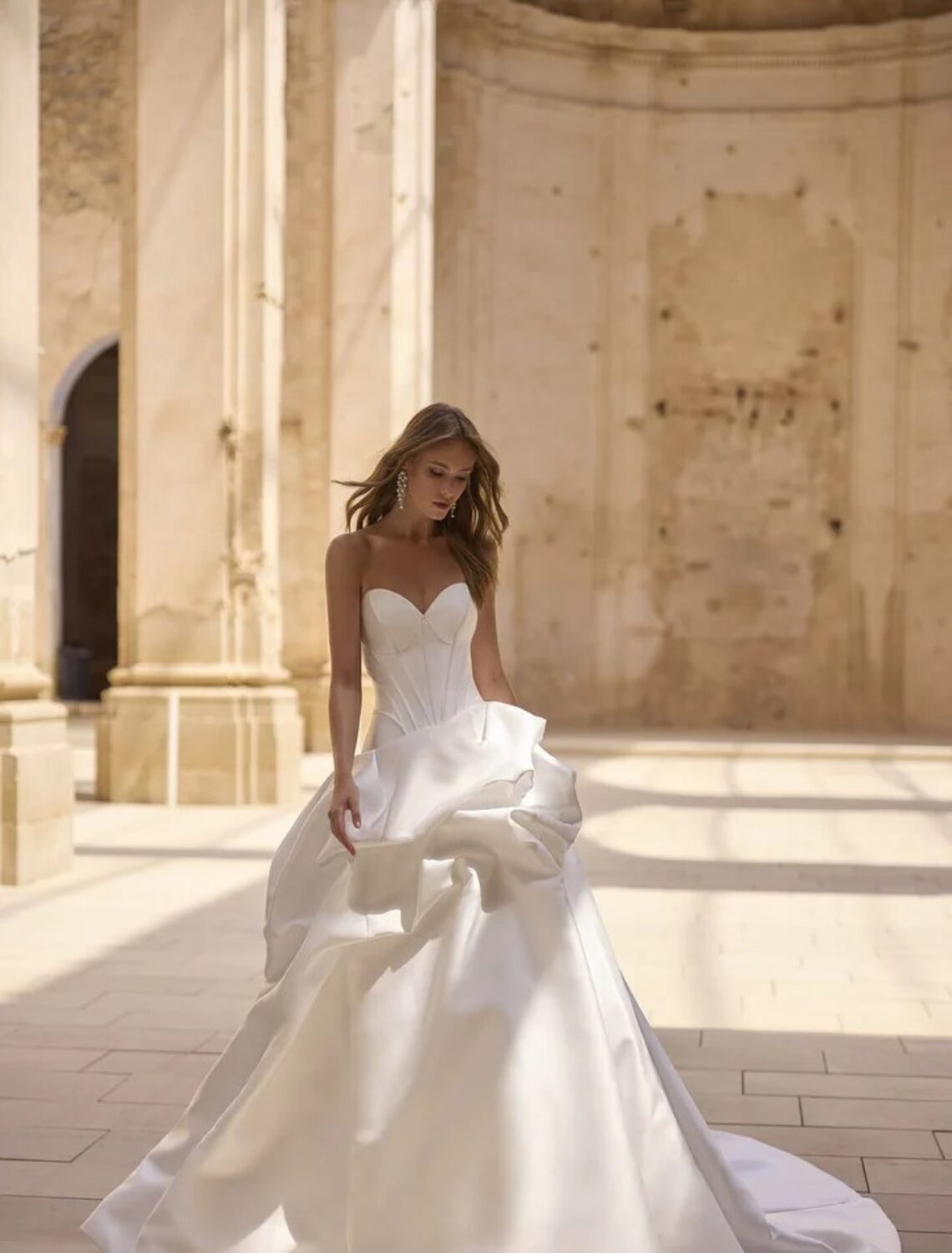 Trouwjurk 63001 van Veni Infantino kopen bij Weddings 1