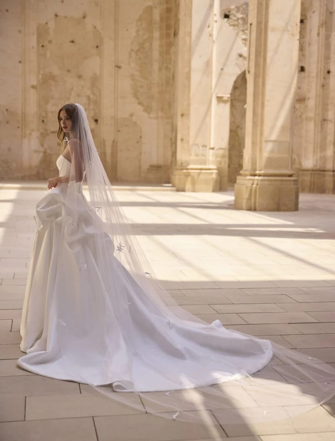 Trouwjurk 63001 van Veni Infantino kopen bij Weddings 2