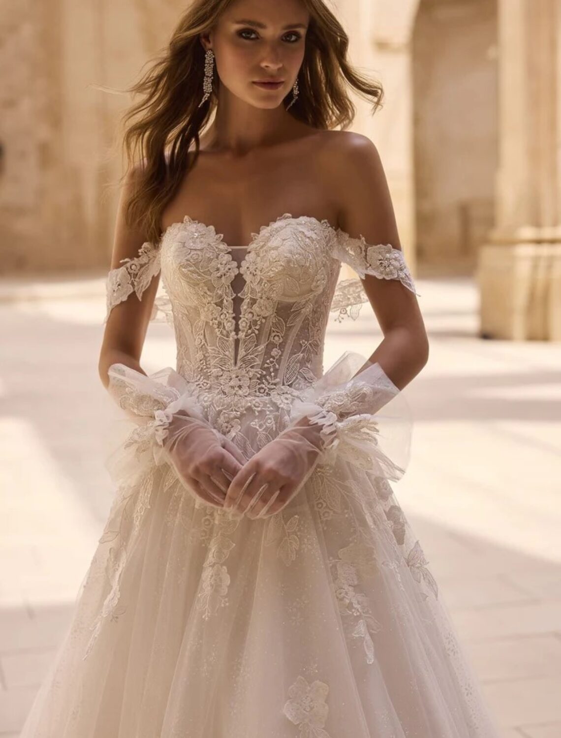 Trouwjurk 63016 van Veni Infantino kopen bij Weddings 3