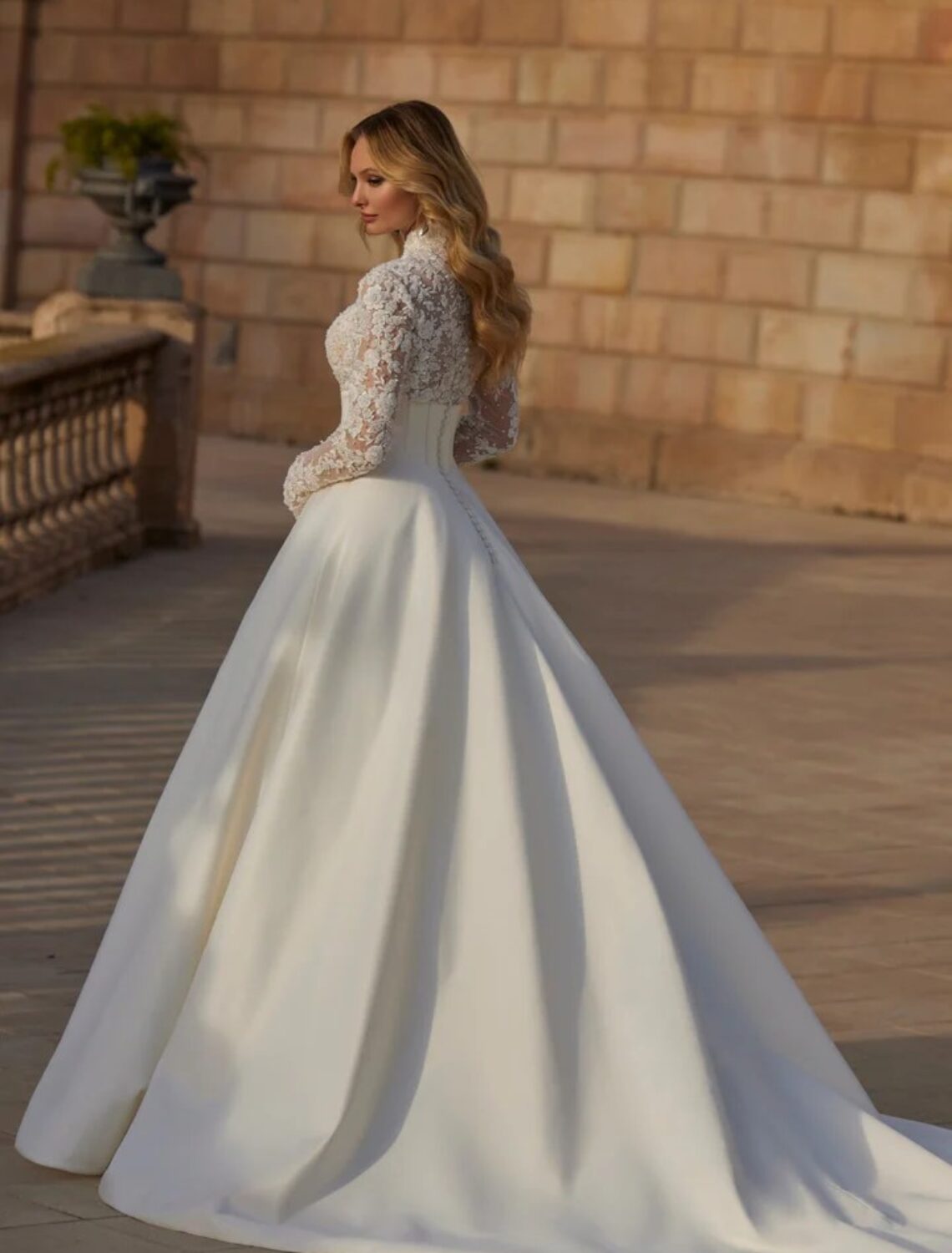 Trouwjurk 63128 Hanford van Veni Infantino kopen bij Weddings 3